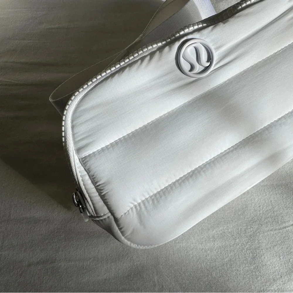 🆕 Lululemon Everywhere Belt Bag Wunder Puff White